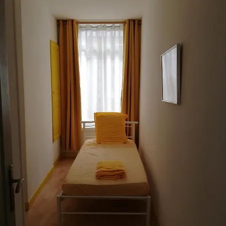 Au Petit Jardin Hébergement de vacances *