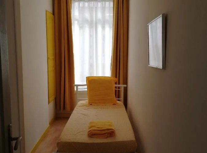 Au Petit Jardin Semesterbostad *