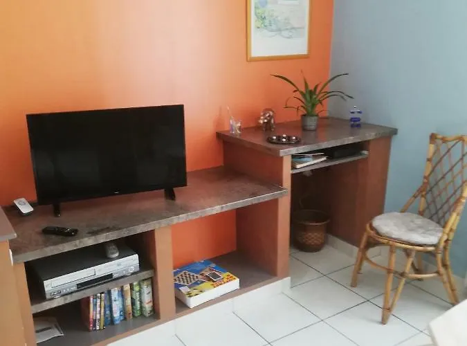 Au Petit Jardin Semesterbostad *